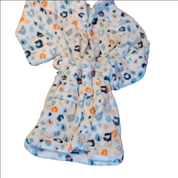 WONDER NATION 3T BATH ROBE, TWO FRONT POCKETS, TIES IN FRONT. - Picture 2 of 6